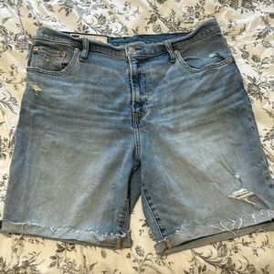 Gap High Rise Bremuda short